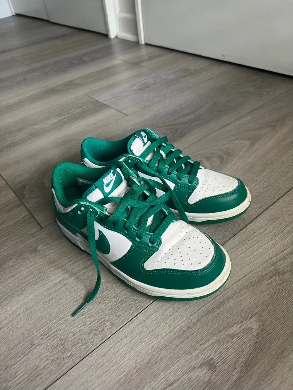 Nike Kids Green and White Low-Top Sneakers
